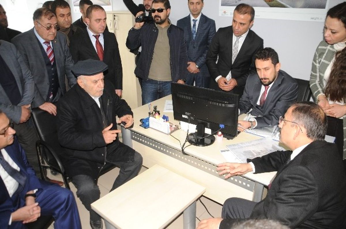 Bakan Özhaseki Cizre\'de Konut Verilecek Vatandaşla Sözleşme İmzaladı, Park Açılışı Yaptı