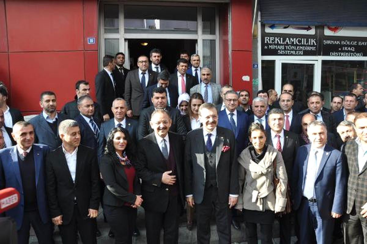 Bakan Özhaseki Cizre\'de TOKİ İnşaatlarını İnceledi