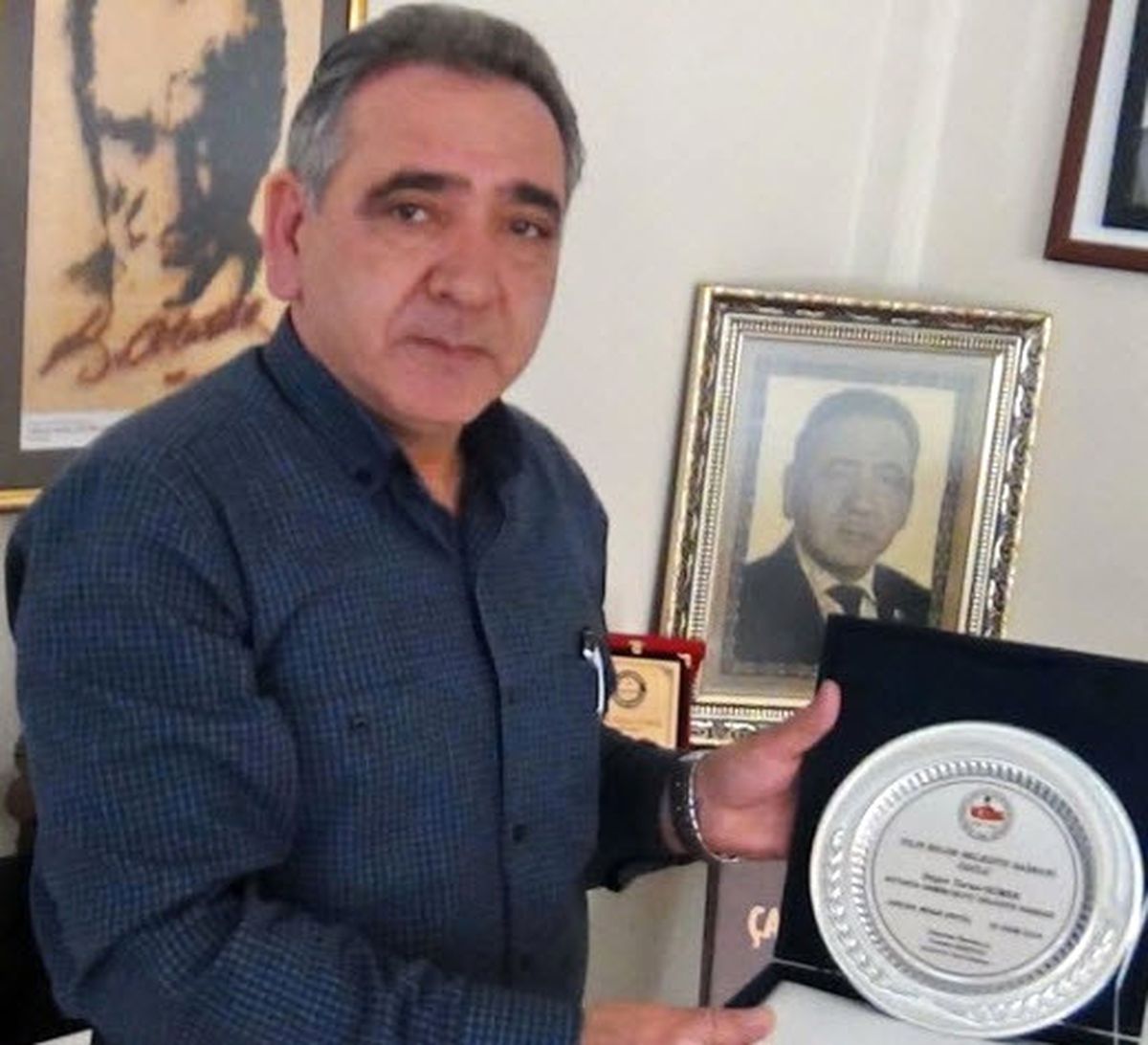 Başkan Turan Sümer\'e \'En Başarılı Belde Belediye Başkanı\' Ödülü