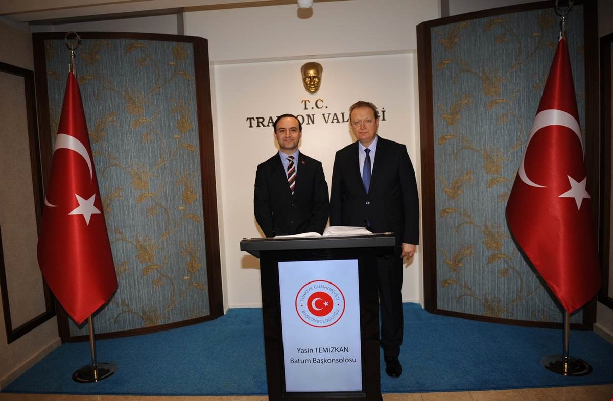 Başkonsolos Temizkan\'dan, Vali Yavuz\'a Ziyaret
