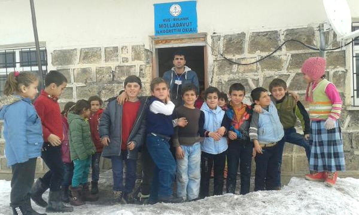 Bir Fotoğrafla Öğrencilerini Isıttı