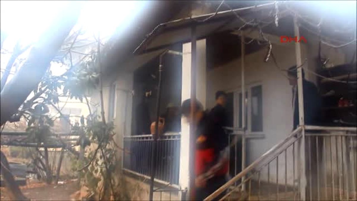 Burdur Bucak\'ta Ev Yangını
