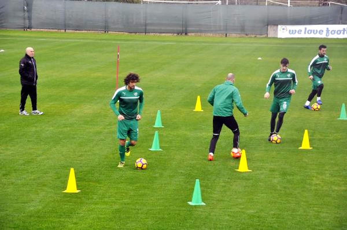 Bursaspor İkinci Yarı Hazırlıklarını Sürdüyor