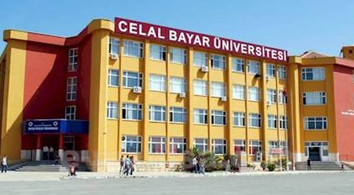 Celal Bayar Üniversitesi\'nde 24 Akademisyen Gözaltına Alındı