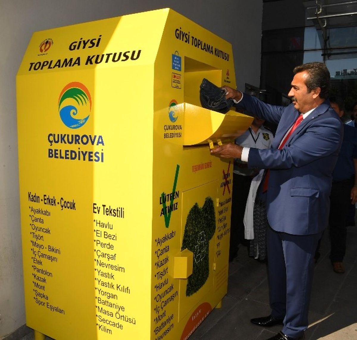 Çukurova\'da Giysi Toplama Projesine Destek
