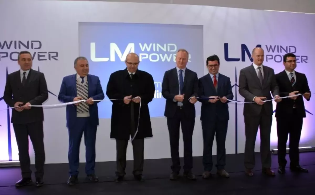 Dünya Devi \'Lm Wind Power\' Bergama\'da Eğitim Merkezini Açtı