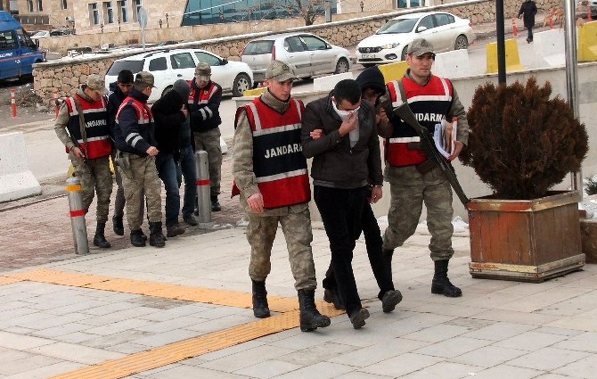 Elazığ\'da Mutfak Tüpü Hırsızları Tutuklandı