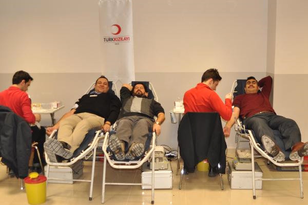 Eskişehir\'de Polisler Kan Bağışında Bulundu