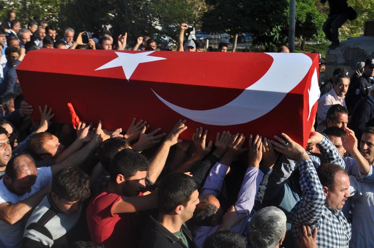 Fırat Kalkanı Şehidi Astsubay Şimşek, Ankara\'da Son Yolculuğuna Uğurlandı (1)