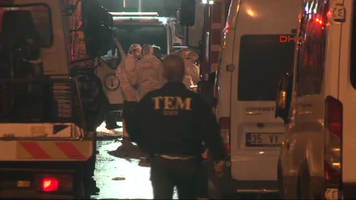 Izmir Adliyesi Önünde Patlama 2 Şehit, 6 Yaralı