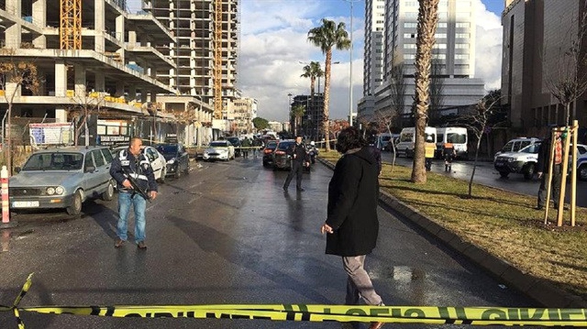İzmir\'de Adliyeye PKK Saldırısı: 2 Şehit, 2 Terörist Ölü Ele Geçti (13)