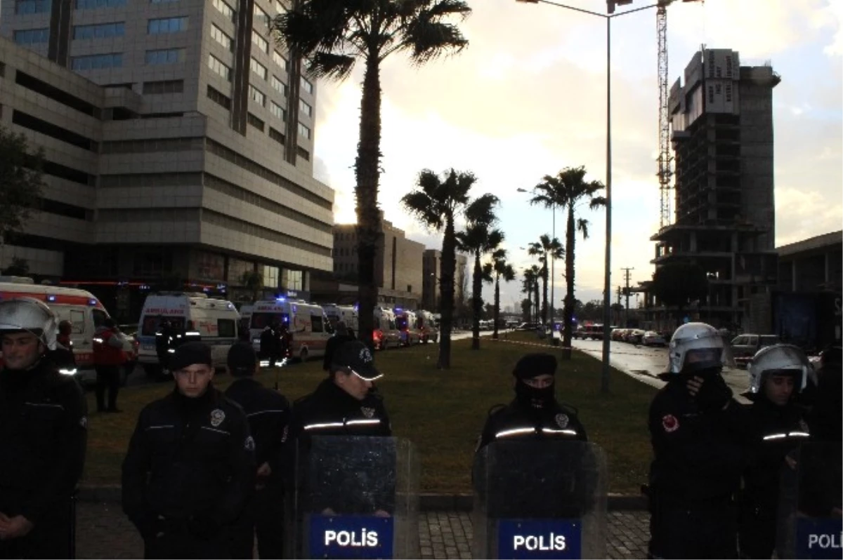İzmir\'de Terör Saldırısı