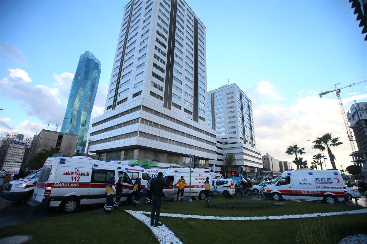 İzmir\'deki Patlamanın Ardından 2 Terörist Ölü Ele Geçirildi, Bir Teröristi İse Yakalama Çalışmaları...