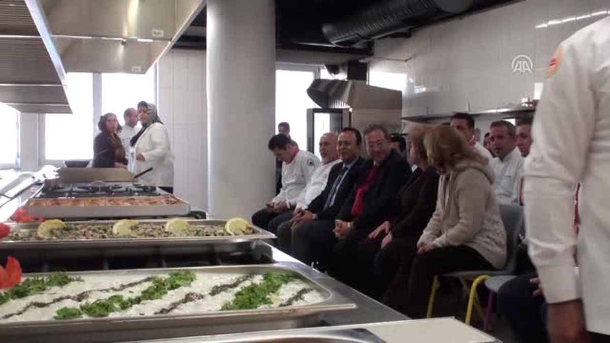 Kadınlardan Profesyonel Aşçılara Yemek Kursu