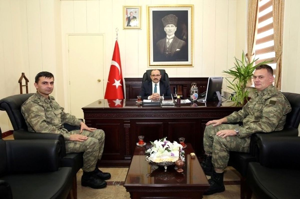 Kışla Komutanı Albay Balibaşa, Vali İsmail Ustaoğlu\'nu Ziyaret Etti