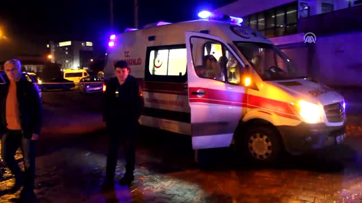 Kocaeli\'de Otomobilin Çarptığı Genç Öldü