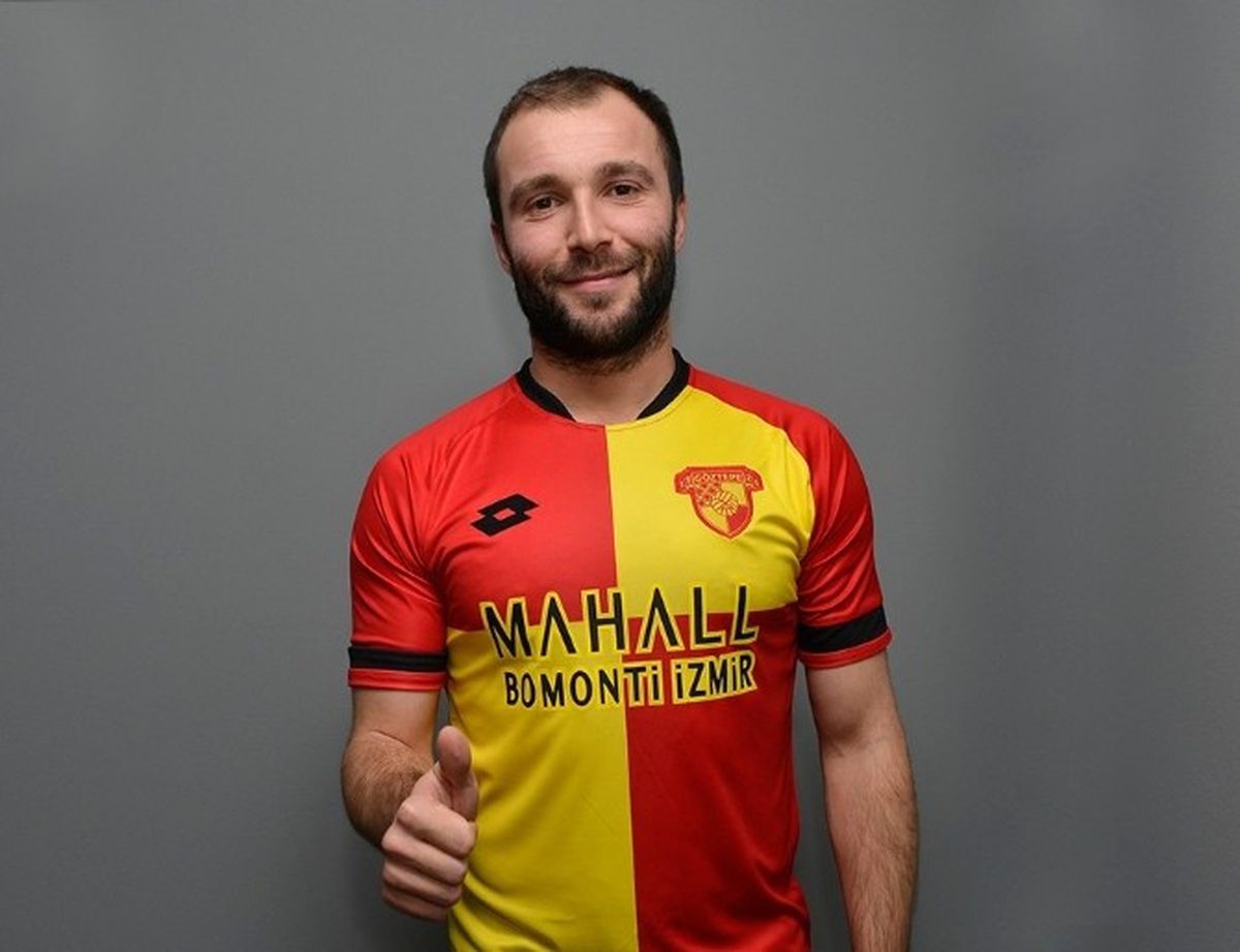 Murat Akın Göztepe\'ye İmzayı Attı
