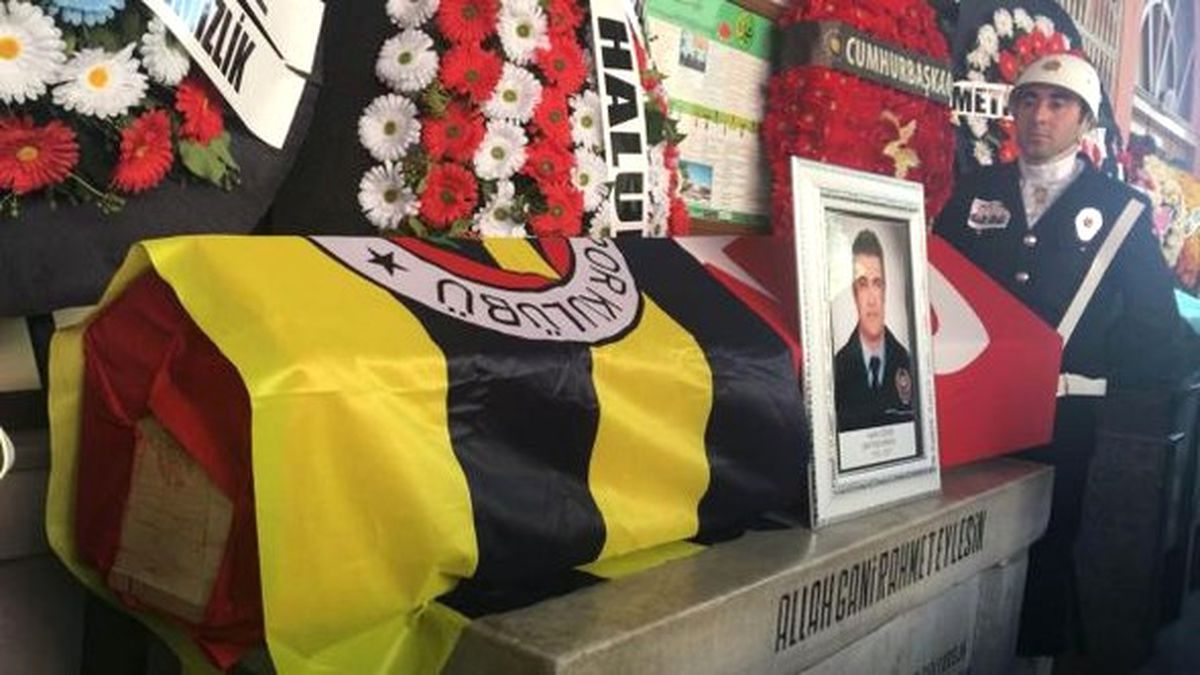 Nazilli\'de Şüpheli Takibindeki Kazada Şehit Olan Polislere Tören (2)
