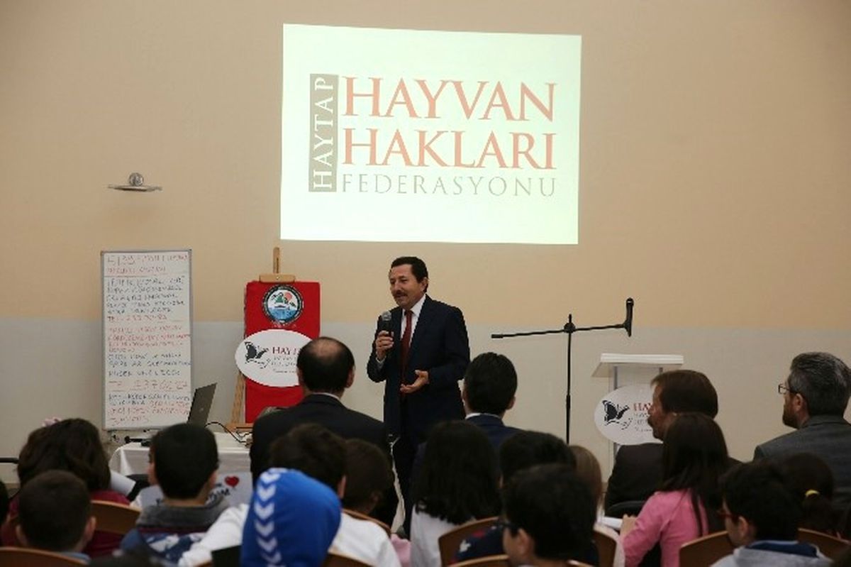 Öğrencilere \'Hayvan Sevgisi\' Semineri