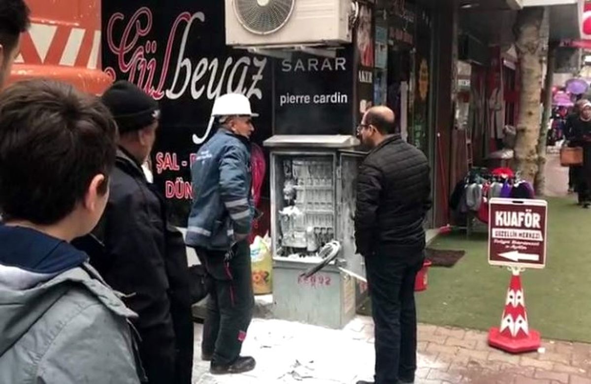 Patlayan Elektrik Trafosu Paniğe Neden Oldu