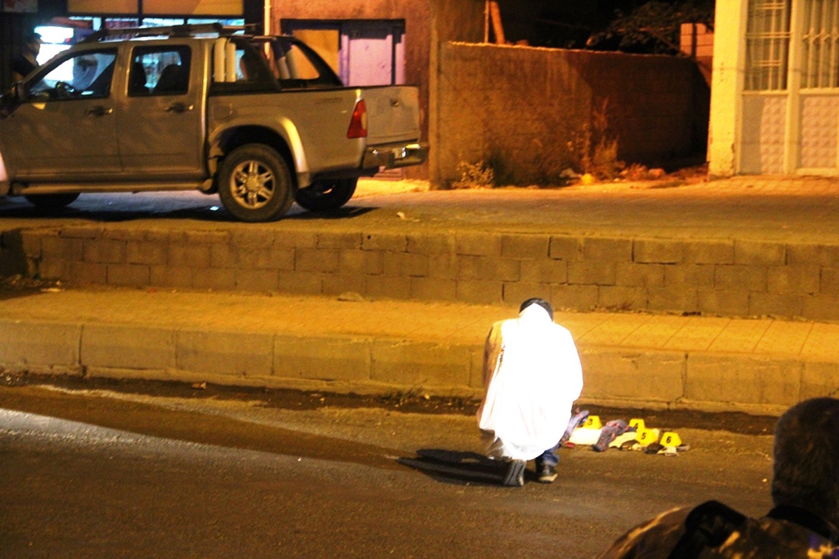 Polisten Kaçan Otomobilde Silah ve Mermi Bulundu