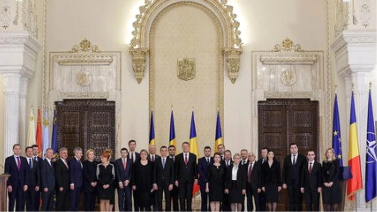 Romanya\'da Yeni Hükümete Güvenoyu