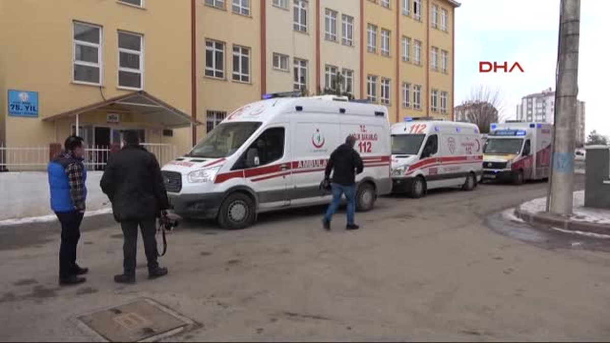 Sivas\'ta 29 Öğrencide Gıda Zehirlenmesi Şüphesi