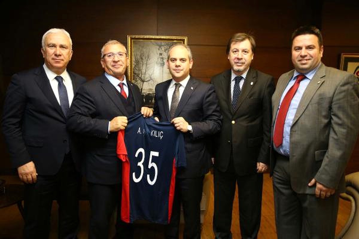 Sporun Zirvesinden Altınordu\'ya Destek