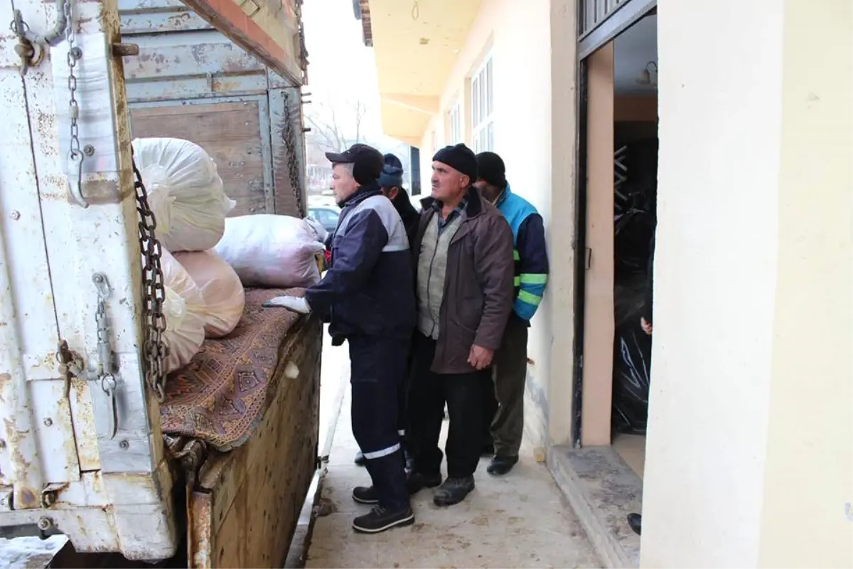 Tufanbeyli\'den Halep\'e Gönülleri Isıtan Yardım