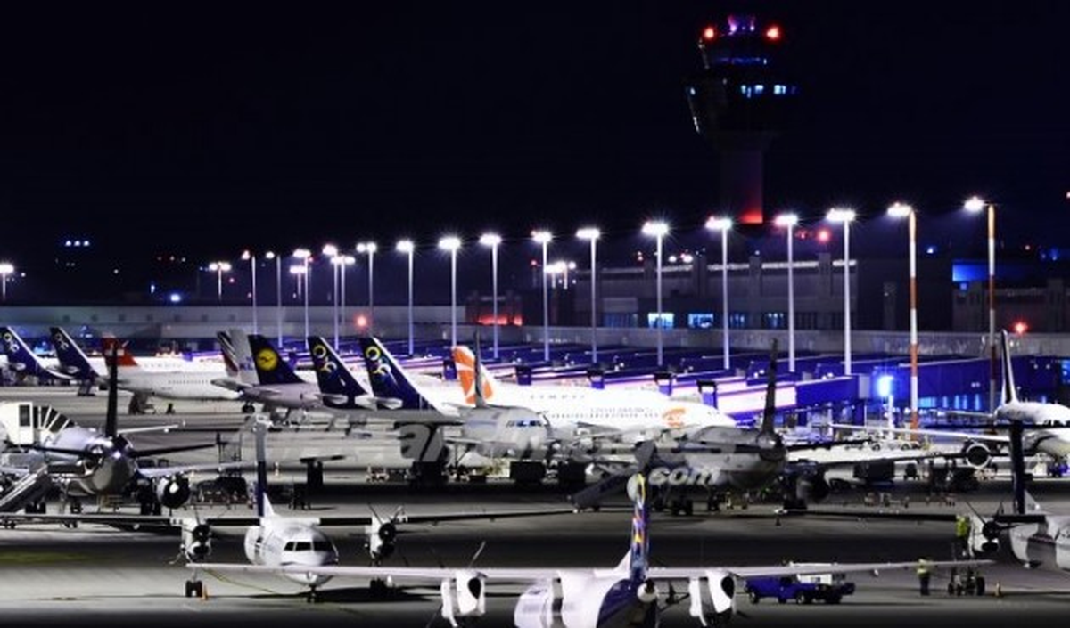 Türkiye\'deki Olaylar Atina Havaalanına Rekor Kırdırdı