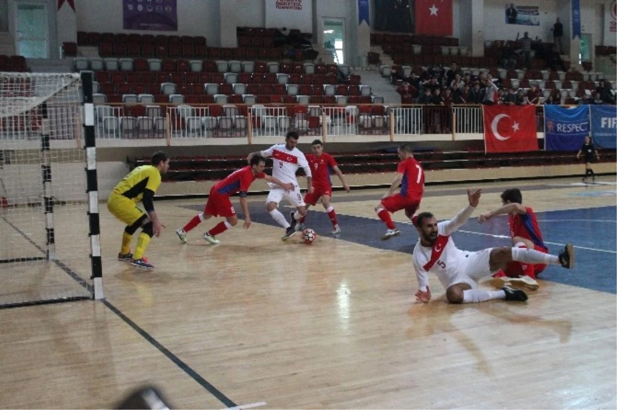 Türkiye Futsalda Rövanşı Aldı