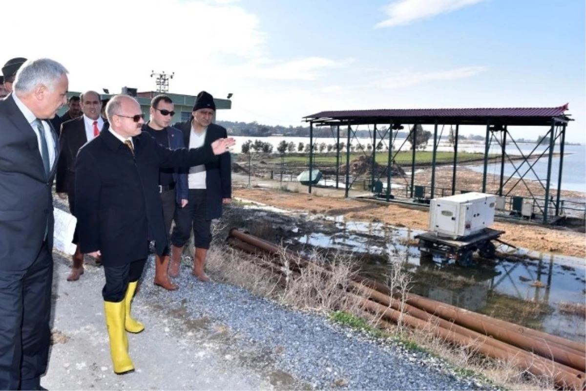 Vali Çakacak, Sel Suları Altında Kalan Tarım Arazilerini İnceledi