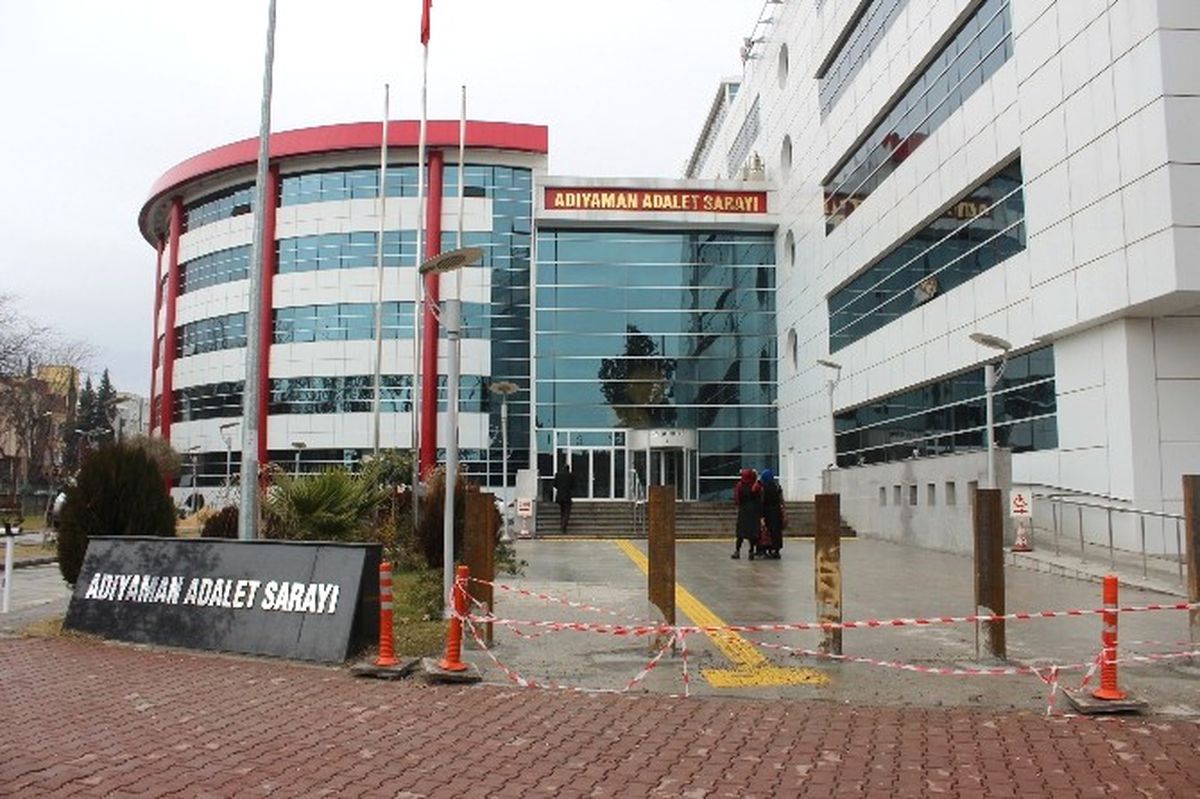 Adıyaman Adalet Sarayı\'nın Girişinde Ek Önlemler Alındı