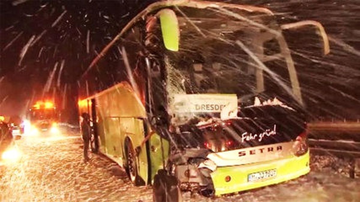 Almanya Çetin Kış Koşullarına Teslim Oldu