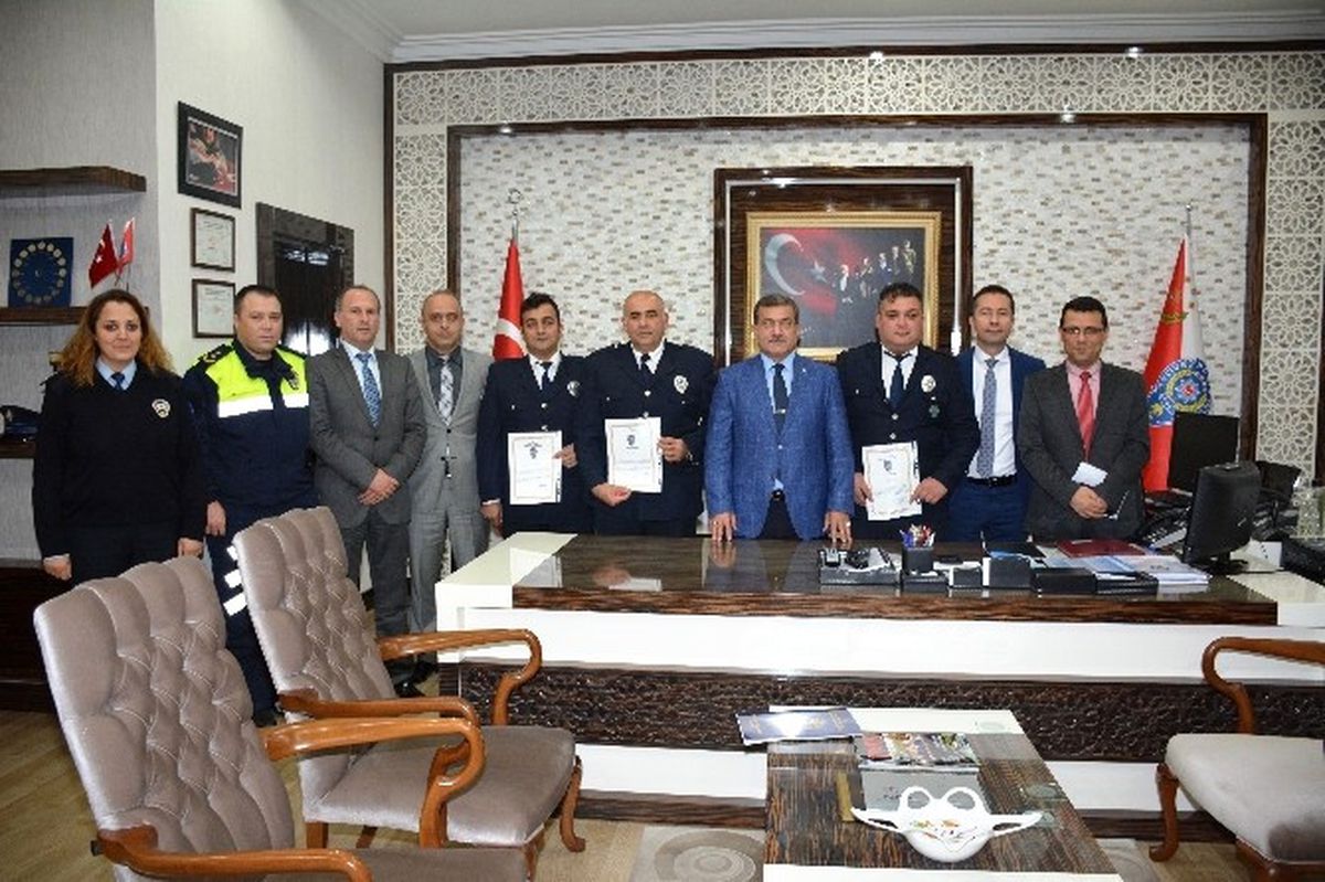Antalya\'da 3 Polis Memuru \'Ayın Polisi\' Seçildi
