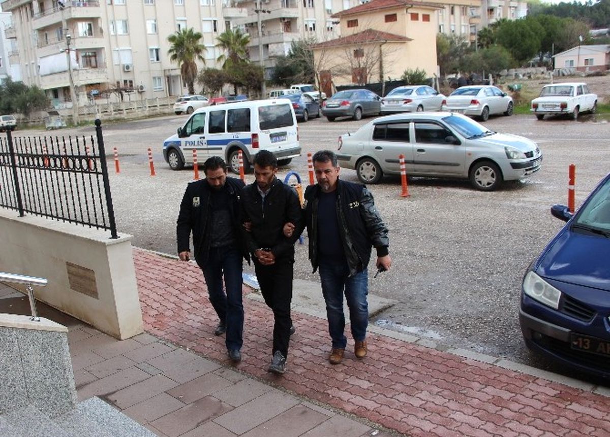 Antalya\'da PKK Propagandası Yapan 2 Şüpheli Adliyeye Sevk Edildi