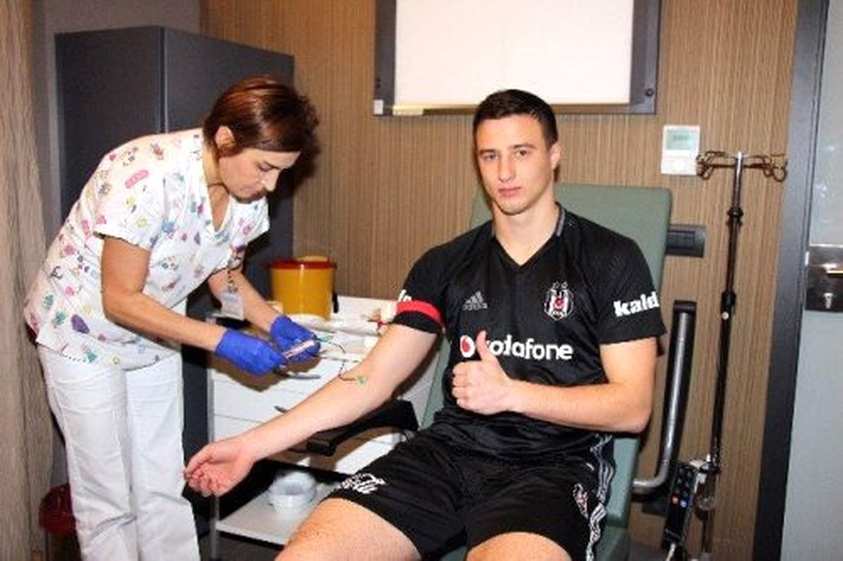 Beşiktaş\'ta Yeni Transfer Matej Mitrovic Antrenmana Çıktı