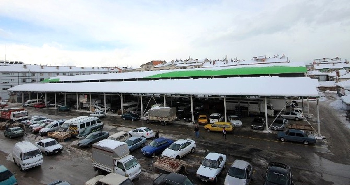 Beyşehir\'de Kapalı Pazar Yeri Güvenlik Gerekçesiyle Kapatıldı
