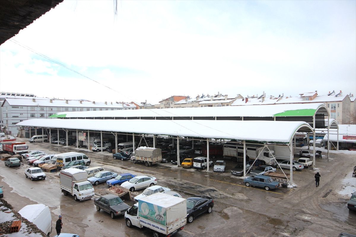Beyşehir\'de Kapalı Pazar Yeri Güvenlik Gerekçesiyle Kapatıldı