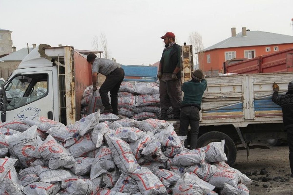 Bigadiç\'te Kömür Yardımı