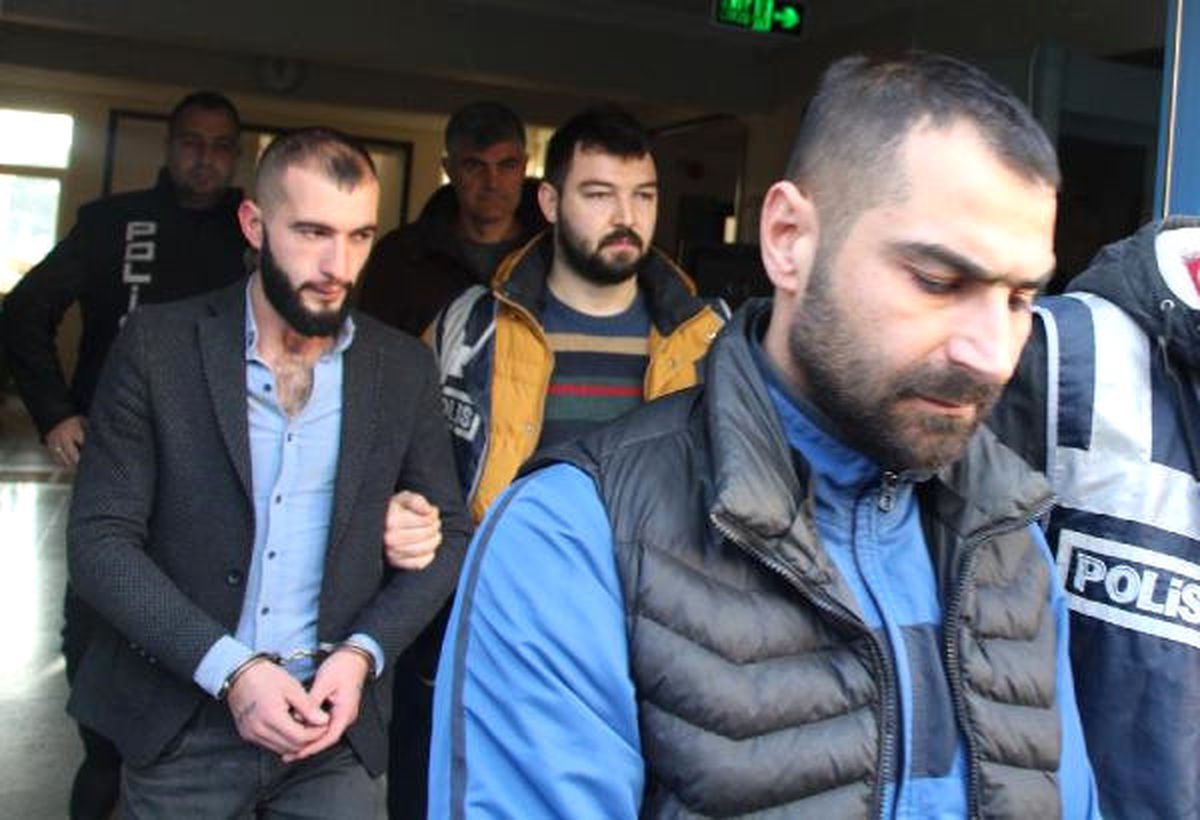 Bilecik\'te 2 Araçta 5 Kilo Esrar, 5 Gözaltı