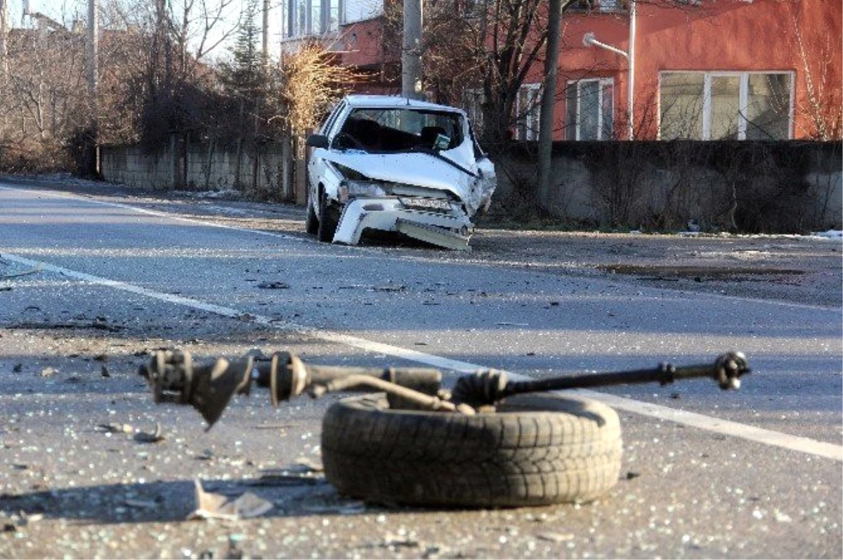 Bolu Otomobil Ile Minibüs Çarpıştı: 2 Yaralı