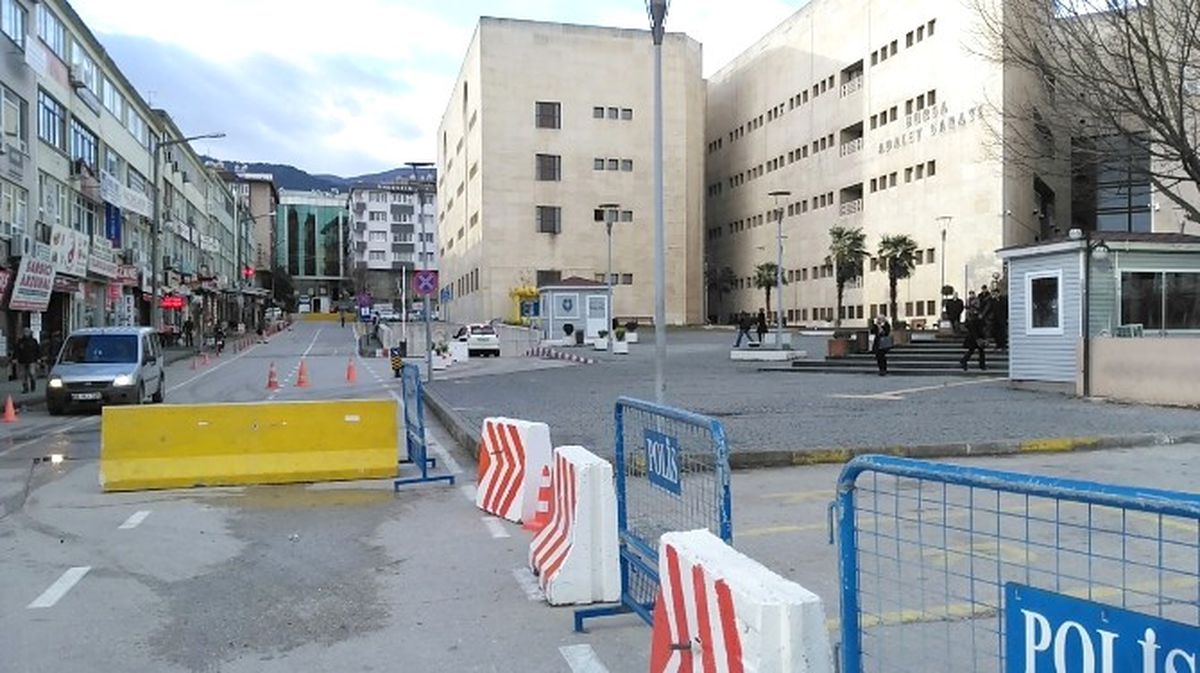 Bursa Adliyesi\'nde Geniş Güvenlik Önlemleri
