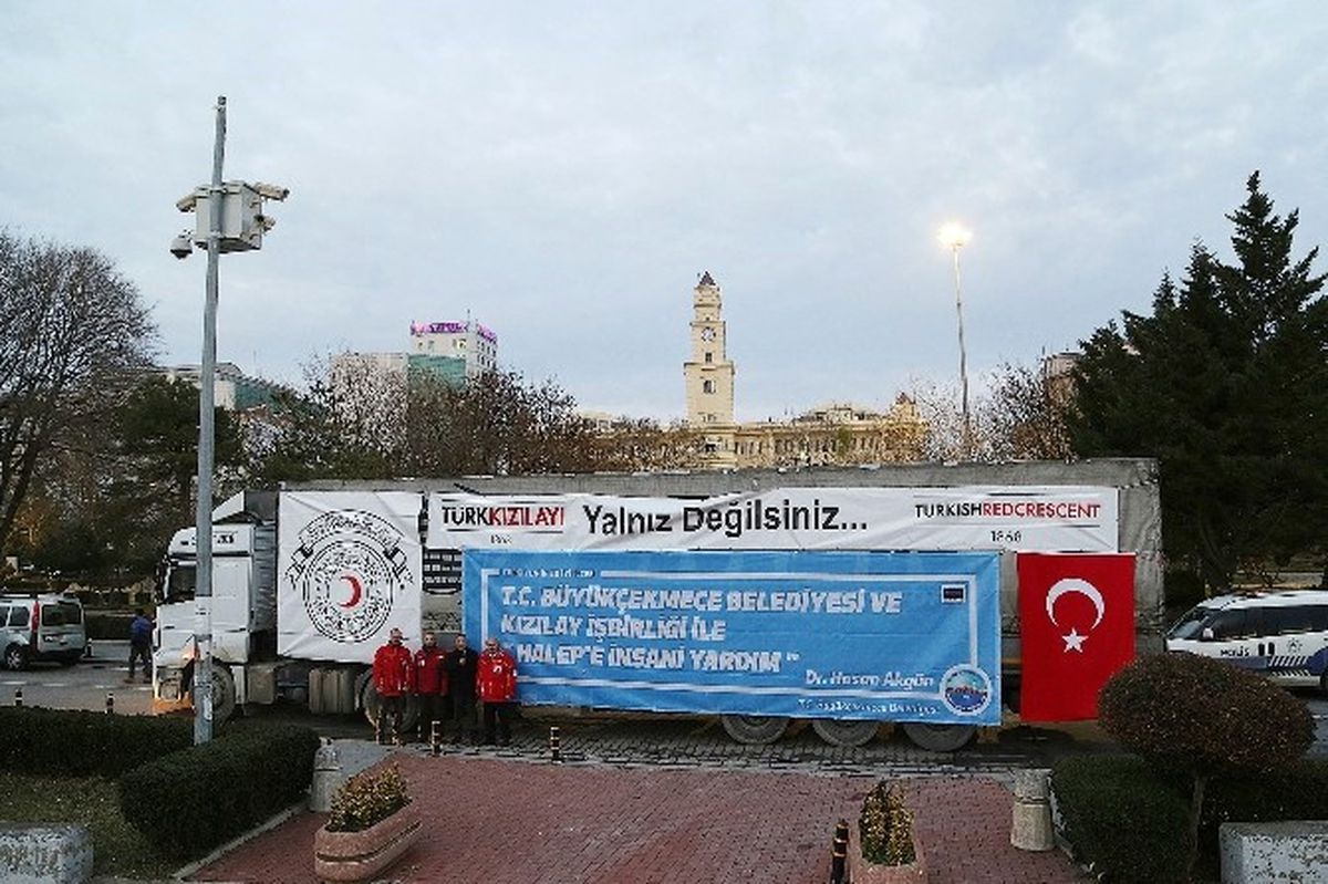 Büyükçekmece\'den Halep\'e 3 TIR Yardım Malzemesi