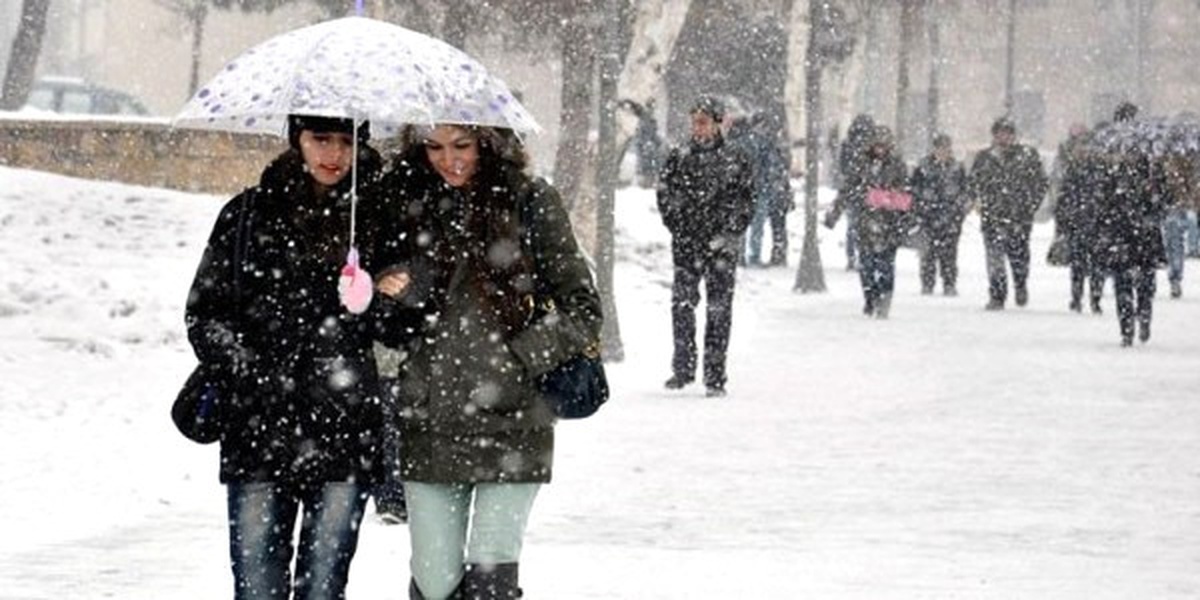 Meteoroloji Uyardı: Marmara ve Kuzey Ege\'ye Yoğun Kar Yağışı Geliyor!