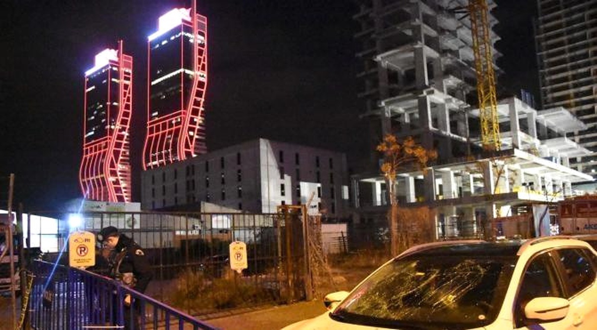 Dha Yurt - İzmir\'de Adliyeye PKK Saldırısı: 2 Şehit, 2 Terörist Ölü Ele Geçti (14)