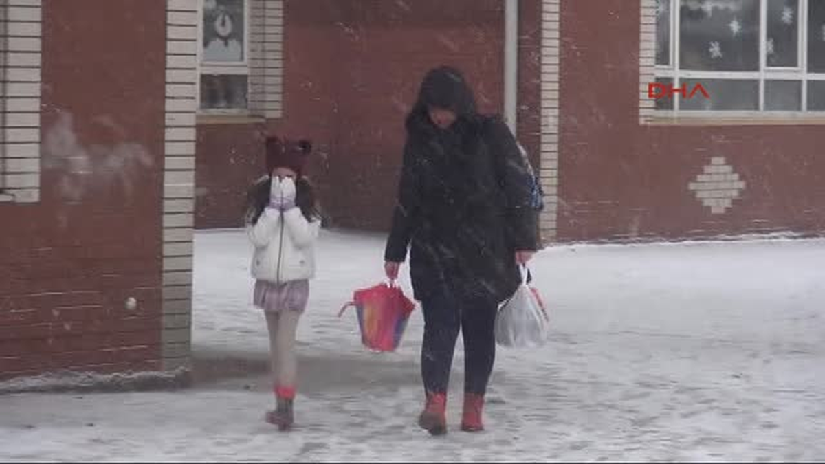 Edirne Ile Istanbul Arasındaki Fark 15 Derece. Istanbul\'un 200 Kilometre Ötesi -4.4