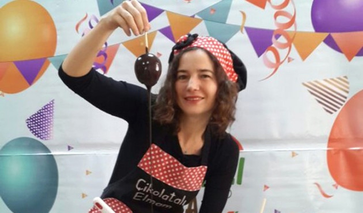 Elma Bahane, Eğlence Şahane\' Dedi, En Büyük Hayalini \'İş\'e Çevirdi