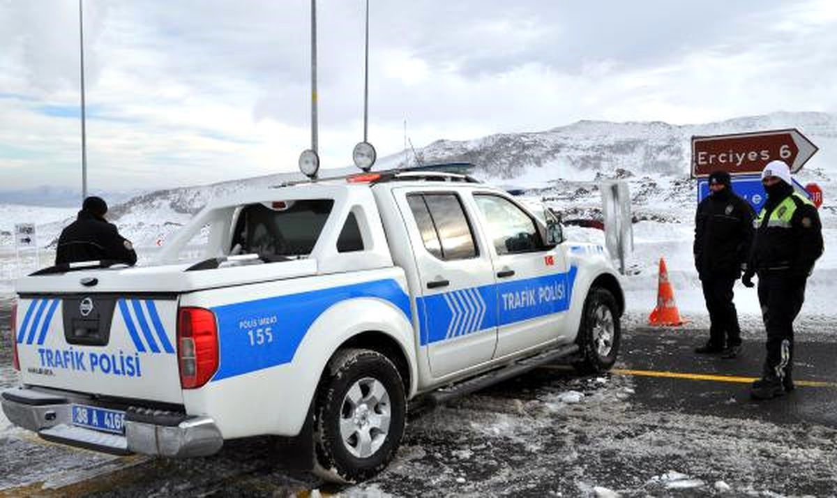 Erciyes\'te Tipi Yolları Kapattı