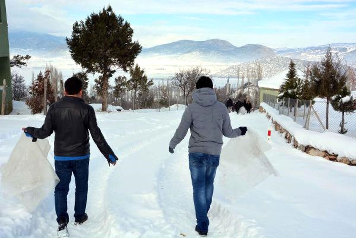 Erendağ Kayak Merkezi\'nin Tekrar Açılması İçin Eylem